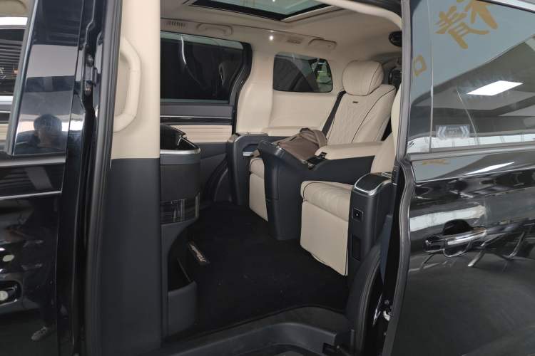 Used GAC Trumpchi M8 2021 Master Series 390T Four-Seat Glory Edition Left Rear Seat