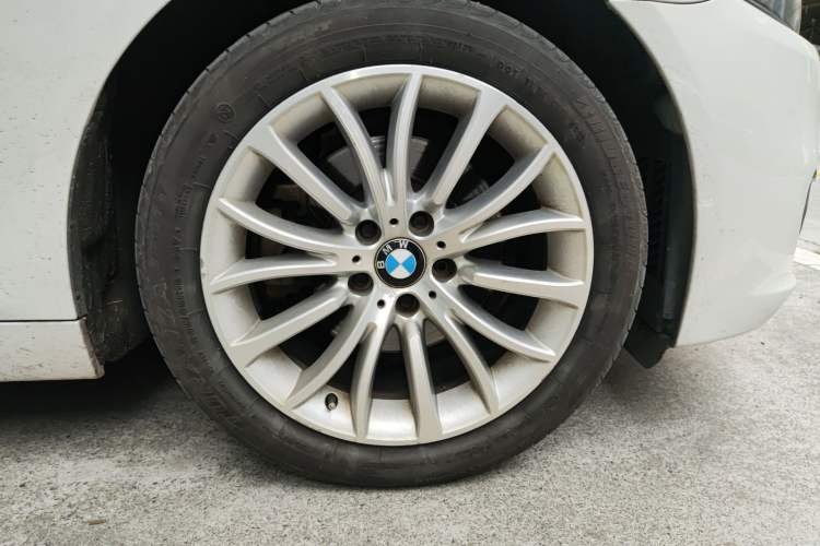 Used BMW 5 Series 2014 525Li Luxury Design Package
