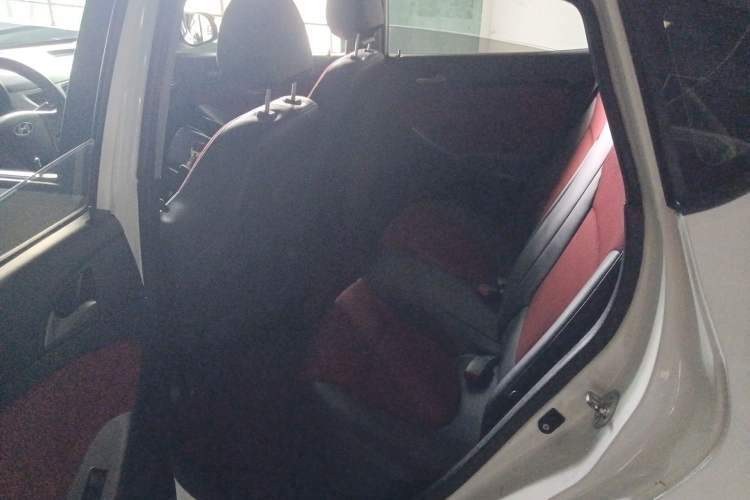 Used Hyundai Verna Ray 2014 1.4L Automatic GLX Left Rear Seat