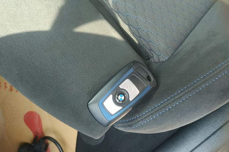 Used BMW 3 Series 2018 320i M Sport Package Vehicle Key