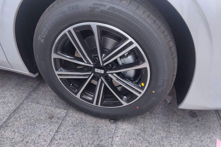 Used Geely Galaxy A7 2025 Model EM-i 70km Luxury Edition
