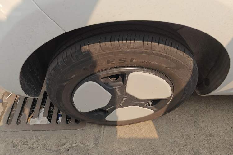 Used CHANGAN NEVO Lumin 2022 210km Sweet Edition Exterior 5