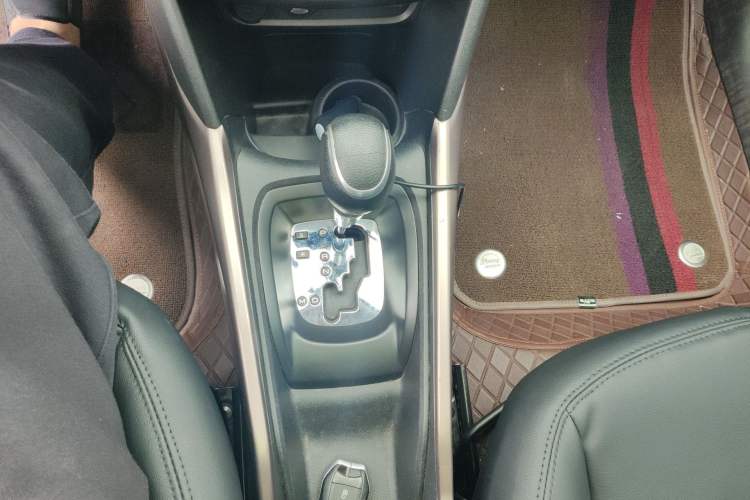 Used Peugeot 2008 2014 1.6L Automatic Navigation Edition Gear Lever