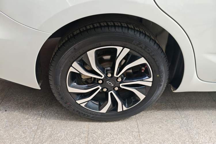 Used Chevrolet Monza 2020 Light Hybrid RS 330T Automatic Comfort Edition Right Rear Wheel Hub