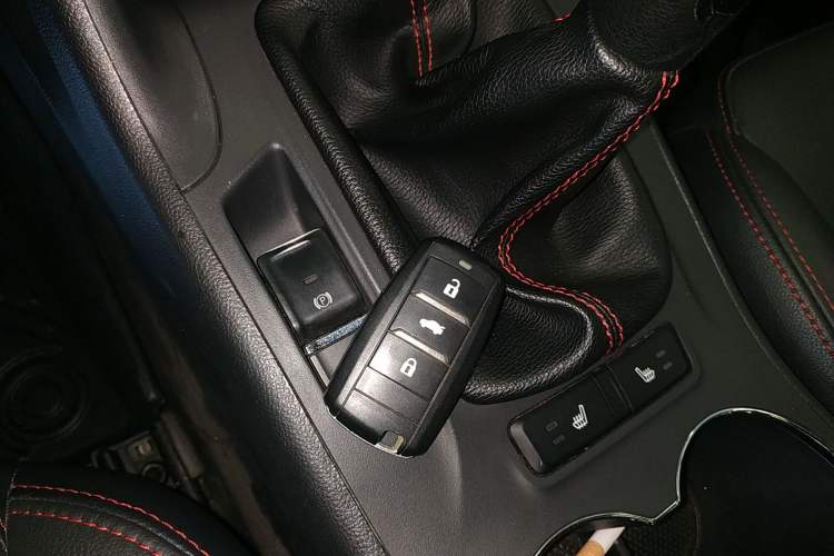 Used CHANGAN CS75 2016 2.0L Manual Leading Version China V Standard Interior 1