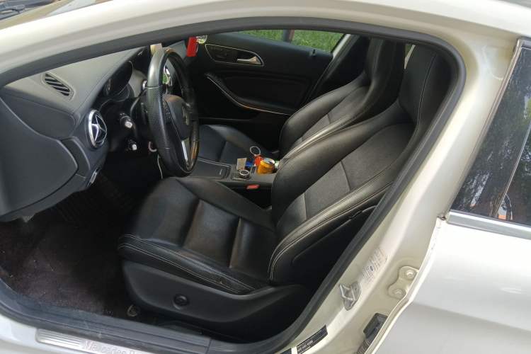 Used Mercedes-Benz GLA 2015 GLA 220 4MATIC Luxury Model Left Front Seat