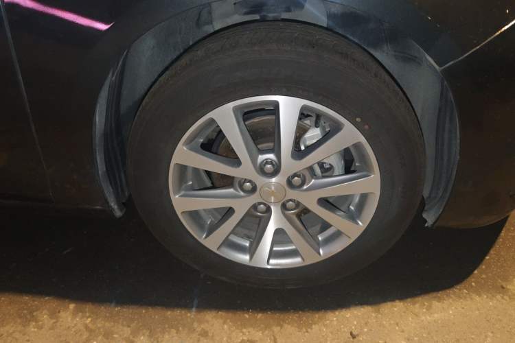 Used Chevrolet Malibu 2018 530T Automatic Luxury Edition Right Front Wheel Hub