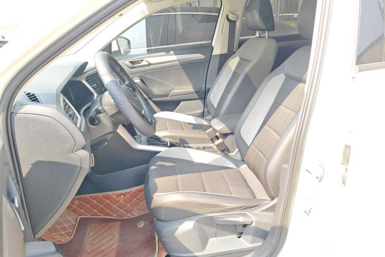 Used Volkswagen T-ROC 2022 280TSI DSG Two-Wheel Drive Elite PLUS Left Front Seat