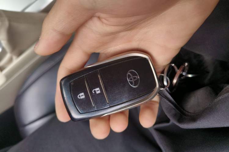 Used Toyota Land Cruiser 2018 4.6L GX-R Dual Airbags Middle East Vehicle Key