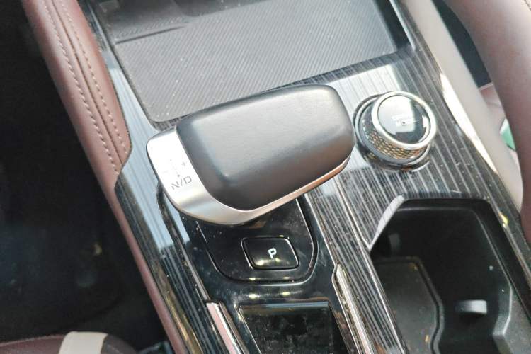 Used Geely Auto Monjaro L 2024 2.0TD High-Power Automatic Two-Wheel Drive Skyline Edition