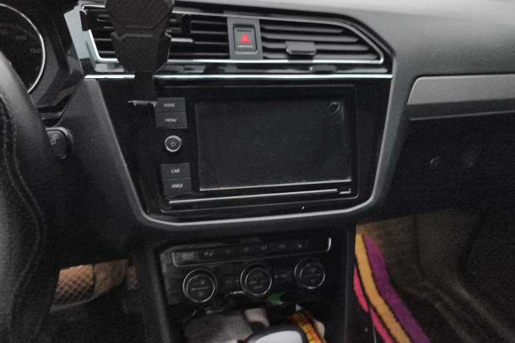 Used Volkswagen Tiguan L 2019 330TSI Automatic Two-Wheel Drive Smart Luxury Version China VI Standard Audio And AC Panel