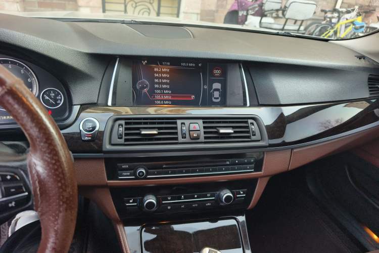 Used BMW 5 Series 2014 525Li Leading Model