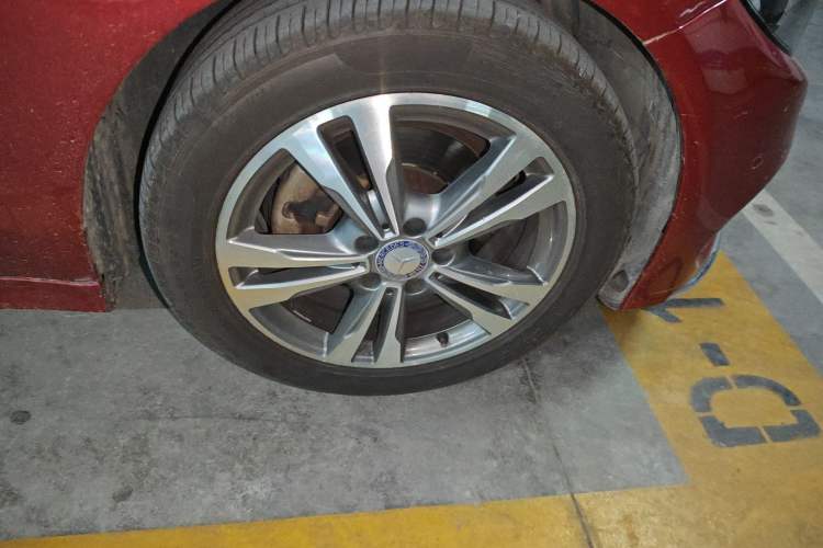 Used Mercedes-Benz C-Class 2016 C 200 L Sport Edition Right Front Wheel Hub