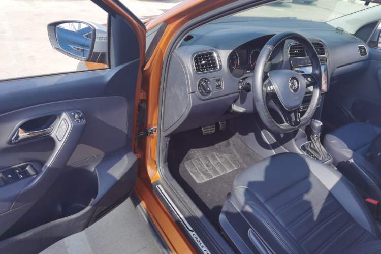 Used Volkswagen Polo 2014 1.6L Cross Polo Automatic Driver Seat