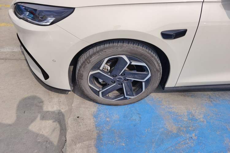 Used BYD Seal 06 New Energy 2025 DM-i Intelligent Drive 120KM Flagship Model Exterior 4