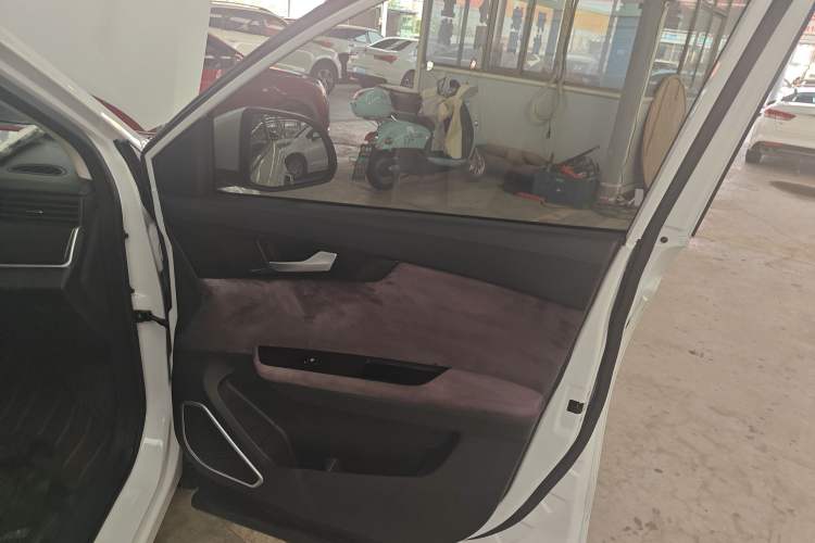 Used Sinotruk VGV U70 2020 1.5T Automatic Smart Luxury Edition 5 Seats
