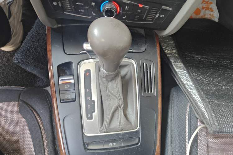 Used Audi A4L 2011 2.0 TFSI Comfort Model Gear Lever
