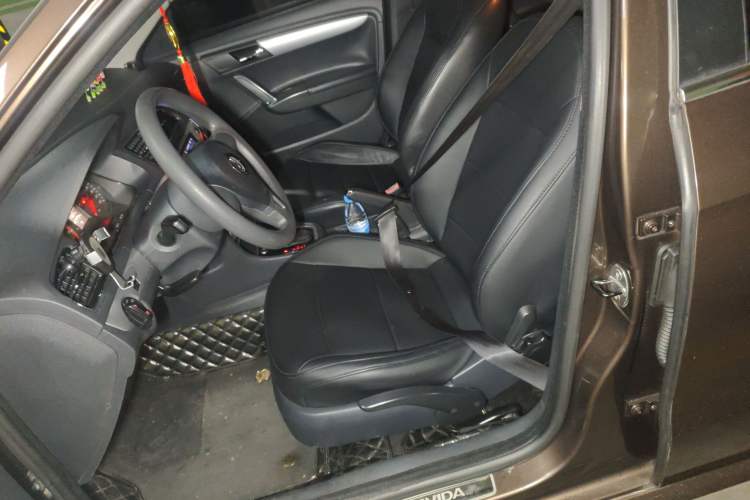 Used Volkswagen Gran Lavida 2013 1.6L Automatic Comfort Model Left Front Seat