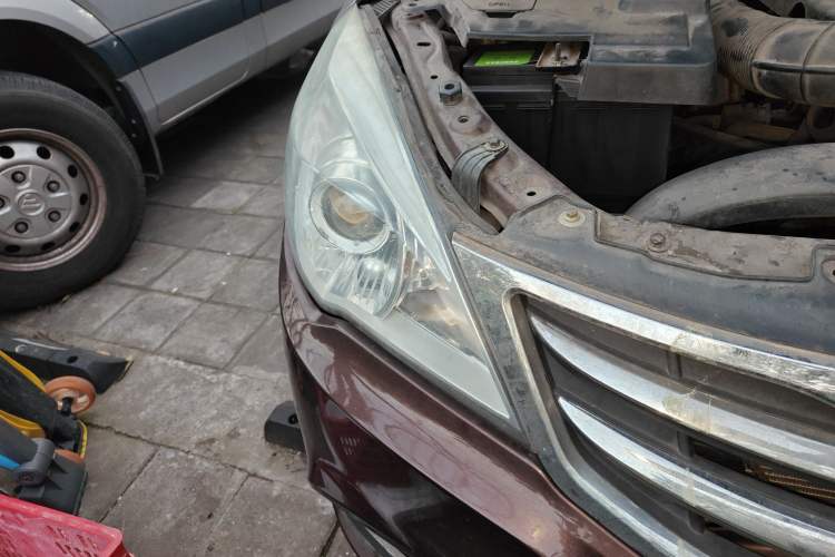 Used BAIC Weiwang M30 2015 1.5L Basic Version DAM15 Right Front Headlight