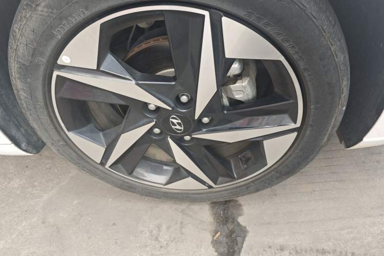 Used Hyundai Elantra 2023 1.5L CVT LUX Prestige Edition
