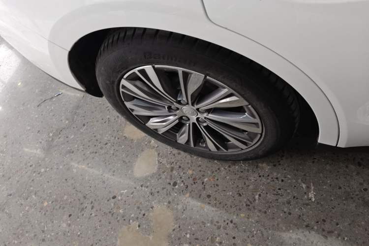 Used Hongqi E-QM5 2022 431 km Charge & Enjoy Edition