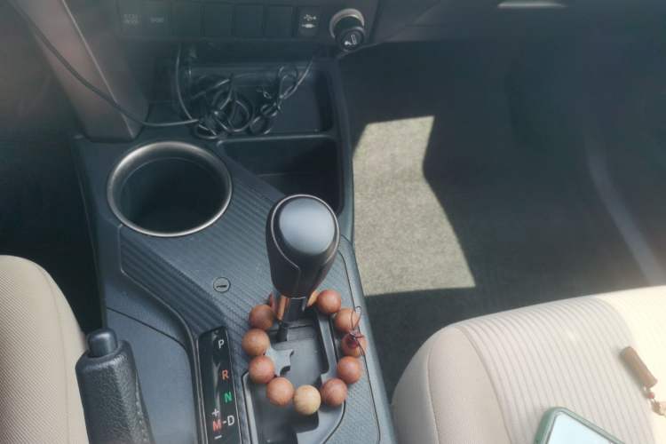 Used Toyota RAV4 2015 2.0L CVT Two-Wheel Drive Fashion Edition
