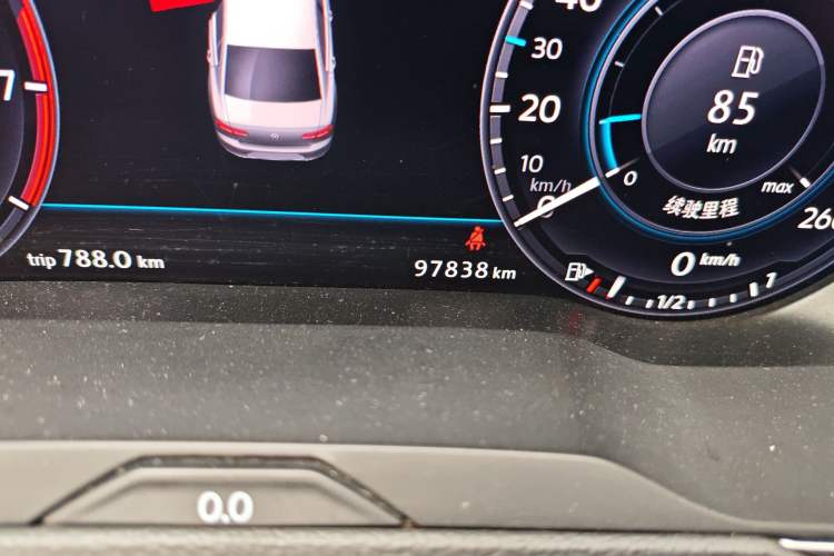 Used Volkswagen Magotan 2017 330TSI DSG Luxury Model Odometer Close Up