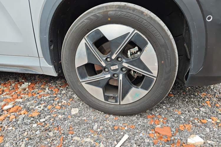 Used Geely Galaxy E5 2024 530km Starship Edition Right Front Wheel Hub