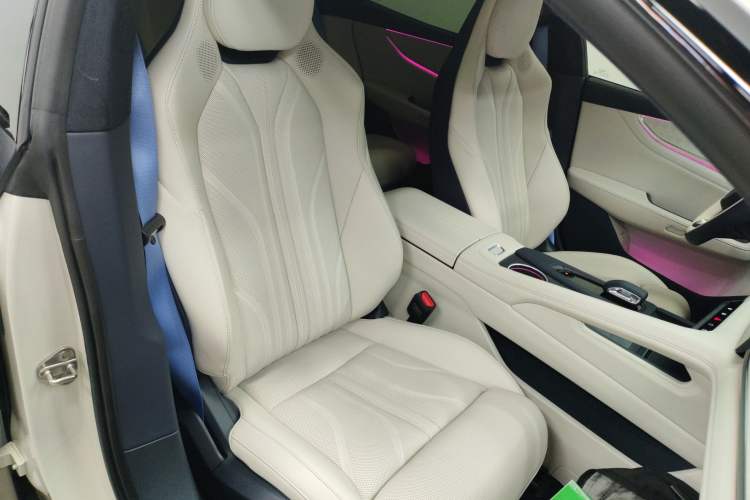 Used Zeekr 001 2026 95° All-Wheel-Drive Max Edition Right Front Seat