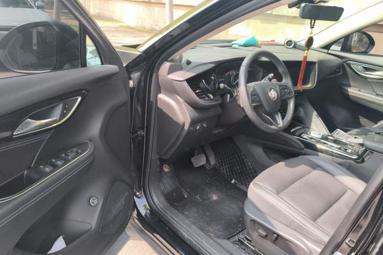 Used Buick Envision 2023 Encore Plus 652T Five-Seat All-Wheel-Drive Luxury Model
