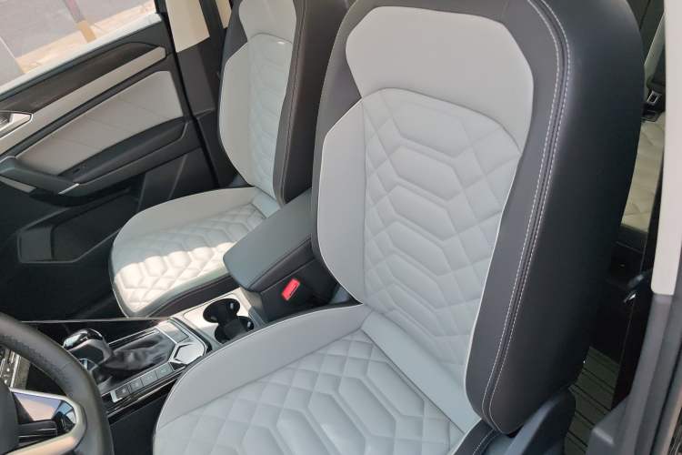 Used Volkswagen Tayron 2024 300TSI Two-Wheel-Drive Luxury Plus Advanced Version