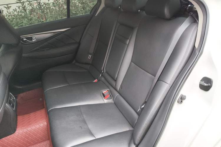 Used Infiniti Q50L 2021 2.0T Comfort Edition
