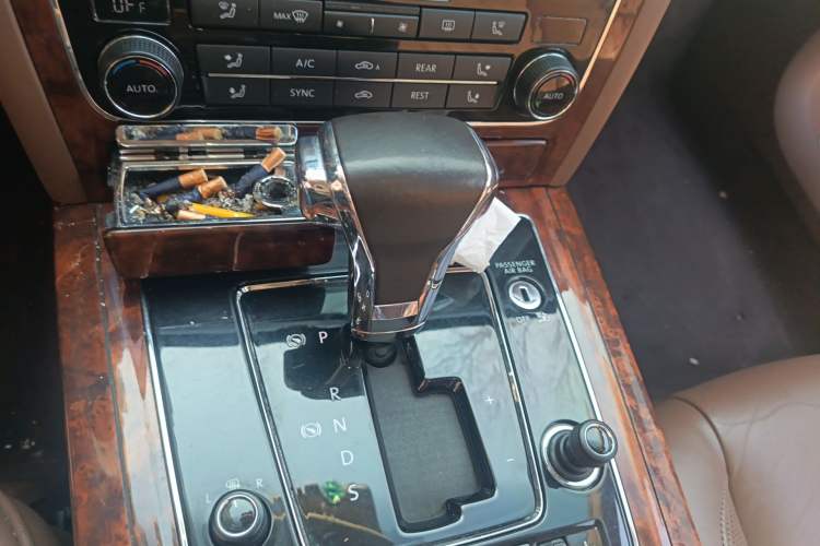 Used Volkswagen Phaeton 2014 3.0L Business Model
