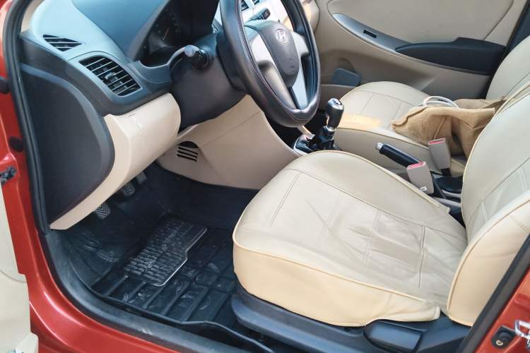 Used Hyundai Verna (older generation) 2014 1.4L Manual Smart GLS Trim
