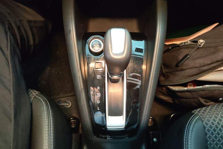 Used Nissan Kicks 2019 1.5L CVT Smart Connect Luxury Edition