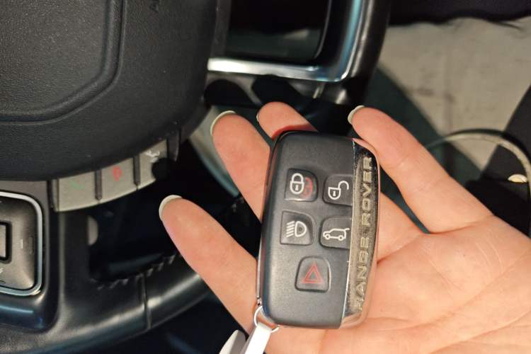 Used Land Rover Range Evoque 2018 240 PS SE Smart Brilliance Edition Vehicle Key