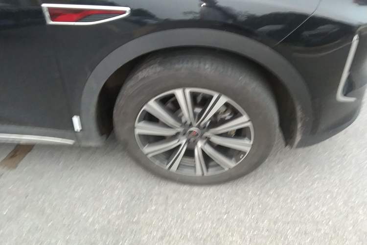 Used Hongqi HS7 PHEV 2025 Model 2.0T PHEV Four-Wheel Drive 2 Million Units Commemorative Edition 6-Seater Exterior 4