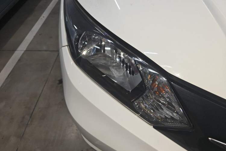Used Honda Vezel 2017 1.5L CVT 2WD Comfort Model Right Front Headlight