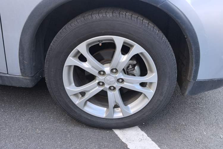 Used Mitsubishi Outlander 2014 2.4L 4x4 Deluxe Value Edition 7 Seats