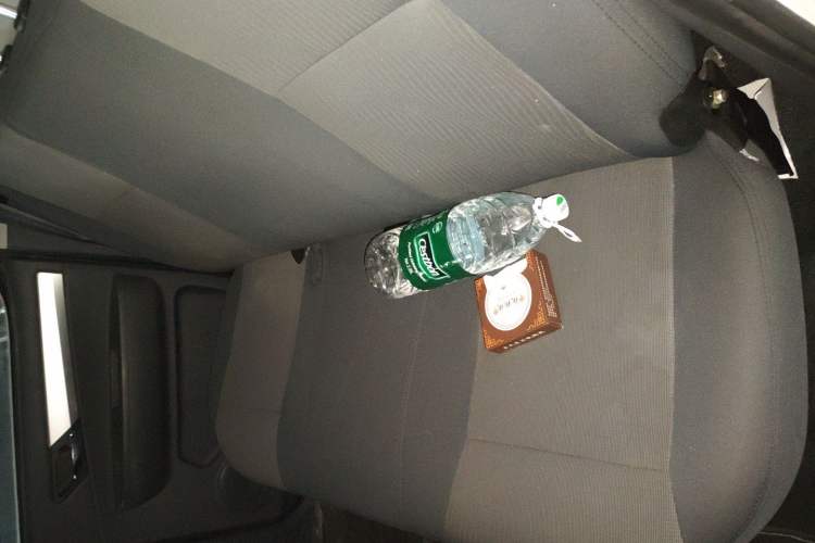 Used JAC Group T6 2020 2.0T Diesel Two-Wheel-Drive Elite Version Long Wheelbase China VI Emission Standard HFC4DB2-2E