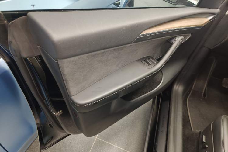 Used Tesla Model Y 2021 Standard Range Rear-Wheel Drive Version