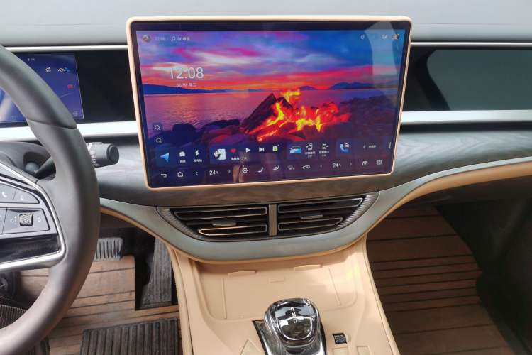 Used Denza D9 2024 DM-i 1050 Luxury Model