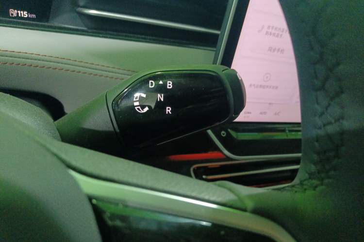 Used Volkswagen ID.7 VIZZION 2024 AIR model Gear Lever