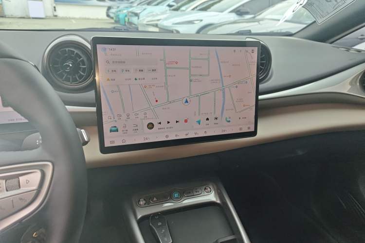 Used BYD Dolphin 2025 Smart Drive Version 420 km Freedom Edition Audio And AC Panel