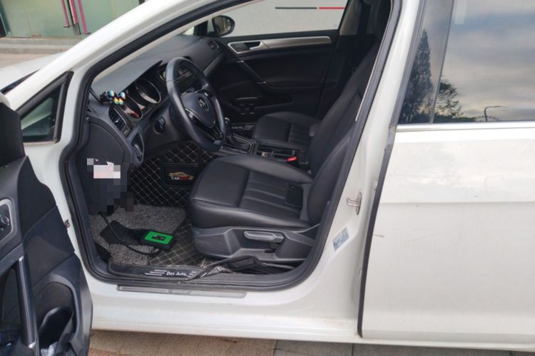 Used Volkswagen Golf 2020 Zhiai Edition 200TSI DSG Comfortable & Ambitious Version
