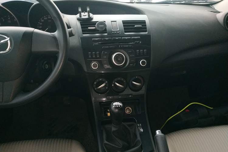 Used Mazda Mazda 3 2015 Sedan 1.6L Manual Comfort Model
