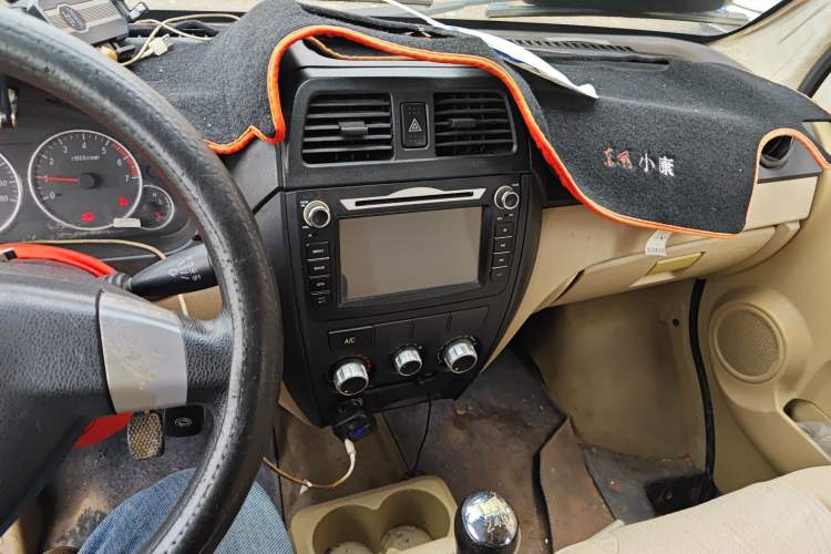 Used Dongfeng Xiaokang C37 2016 1.5L Standard II DK15-06 Audio And AC Panel