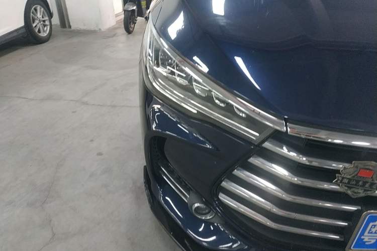 Used BYD Song MAX 2017 1.5T Automatic Smart Connect Elite 7-Seater Right Front Headlight