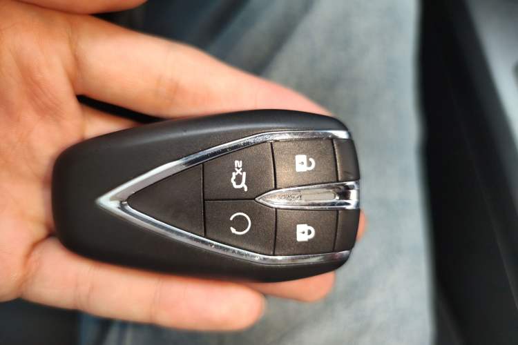 Used CHANGAN OSHAN X7 PLUS 2022 1.5T Blue Whale Edition Automatic Luxury 7-Seater
