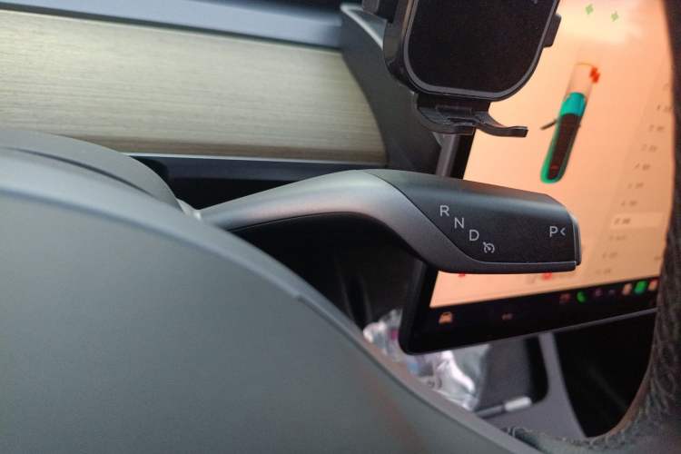 Used Tesla Model Y 2022 Revised Version Rear-Wheel Drive Gear Lever